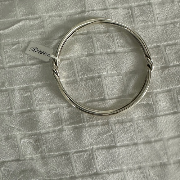 NWT Brand new, never worn Brighton Silver Bangle Bracelet with a twist! - Picture 3 of 4